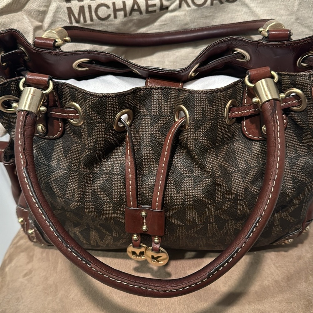Authentic Michael Kors Handbag - image 5